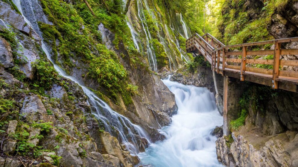 Wimbachklamm – beeindruckende Schlucht mit Holzsteg